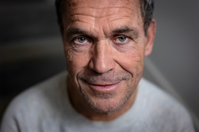 Bram hielp verslaafden, maar is nu zelf verslaafd: aan hardlopen. ‘Dit is de op een na ideale dood’