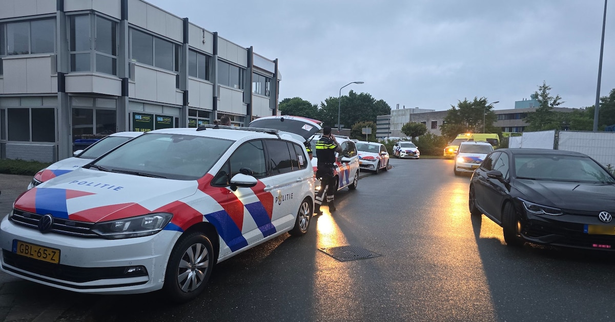 Bruiloft ontaardt in flinke vechtpartij buiten partycentrum in Lelystad