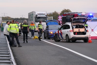هولندا: محاكمة تاجر سيارات تسبب في حادث مميت بسبب انشغاله بالهاتف