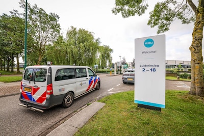 Verdacht voorwerp aangetroffen op Pon-terrein in Leusden, politie doet onderzoek