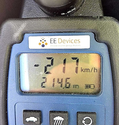 Man (37) scheurt met 217 kilometer per uur over de N35: rijbewijs én auto kwijt