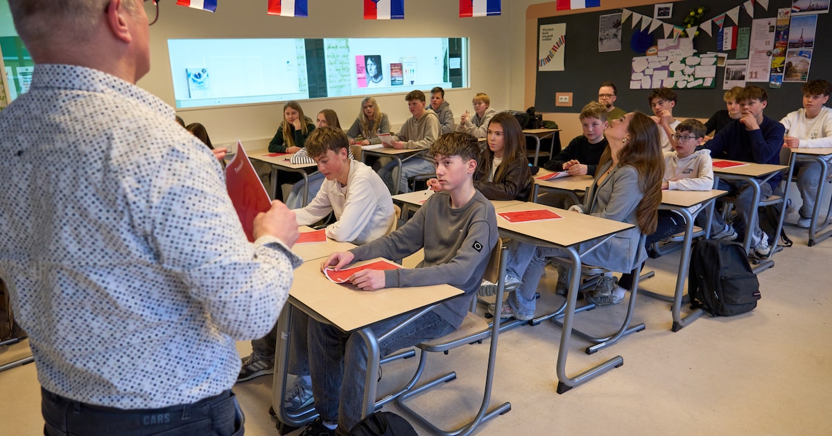 Twentse les van Herman Finkers op het Twickelcollege in Hengelo