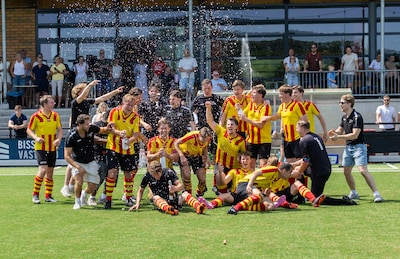 Vriendenteam Ulft ‘zaterdagkampioen’ en Prinsengarde Nieuw Wehl op de kiek