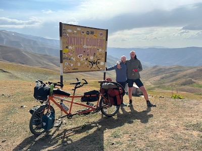 Martijn (30) fietst 7000 kilometer naar Tadzjikistan: ‘Even leek het einde oefening’