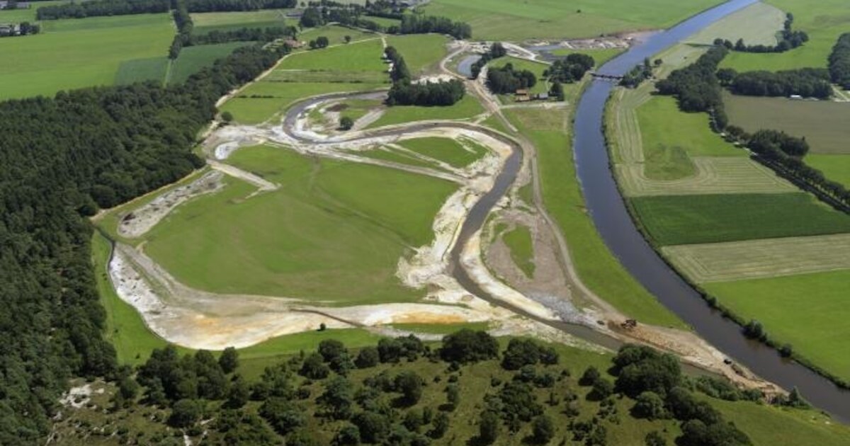 Meanderende rivier in ere hersteld | Hardenberg | De Stentor.nl