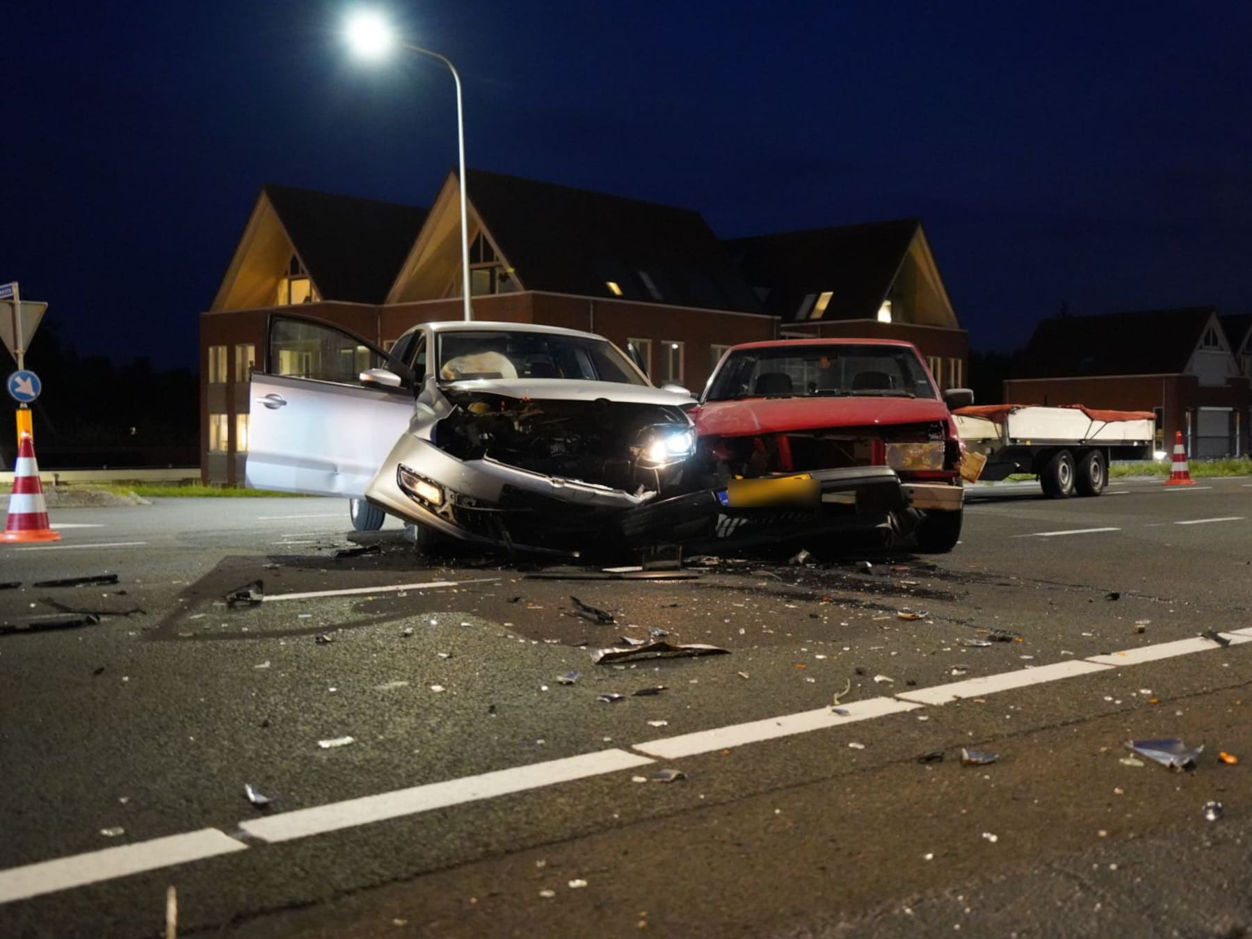 Forse schade na botsing tussen twee auto’s in Olst