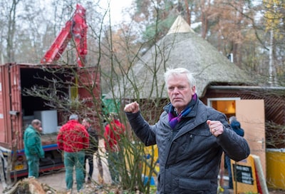 John knokt als een terriër voor genoegdoening, sinds Epe zijn kiosk liet slopen: ‘Schade is 458.855 euro’