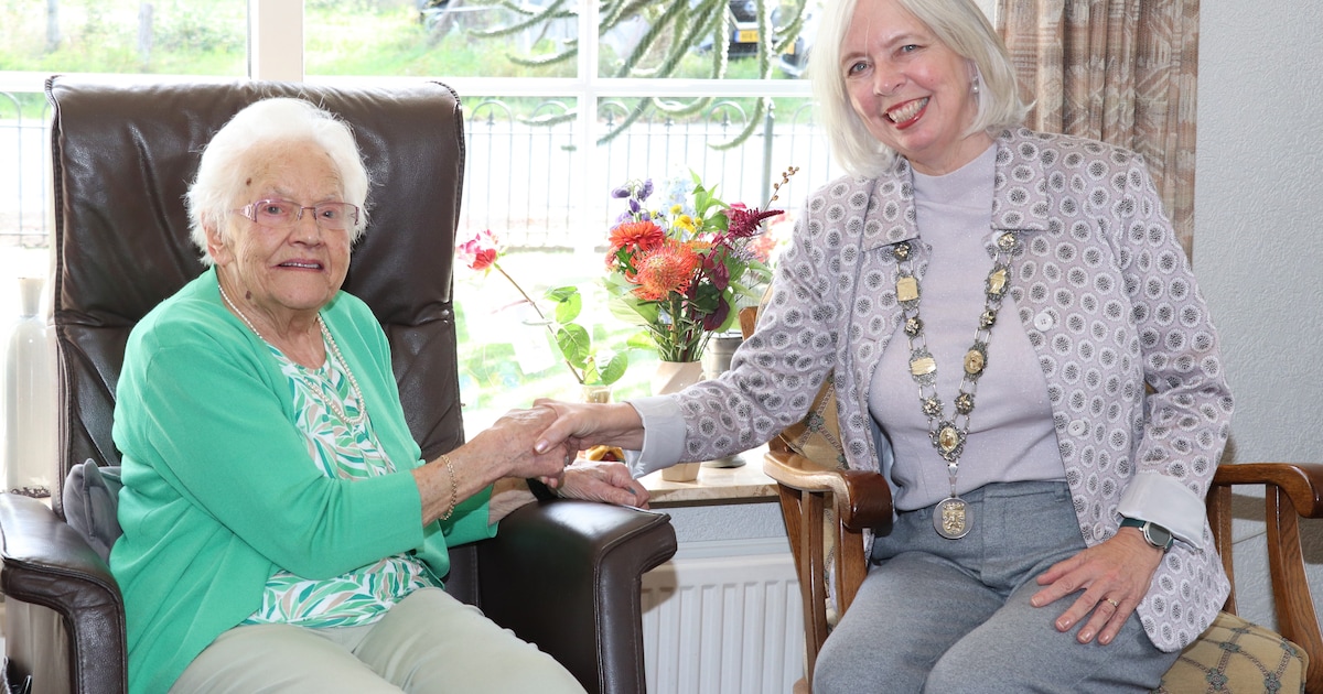 Hoog bezoek voor ‘eeuweling’ Gerda Heurnink uit Doetinchem