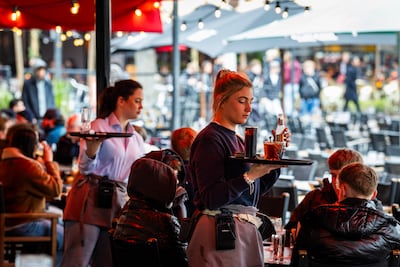 Ze kunnen 200 gasten aan, maar houden het op 100: horeca draait op halve kracht