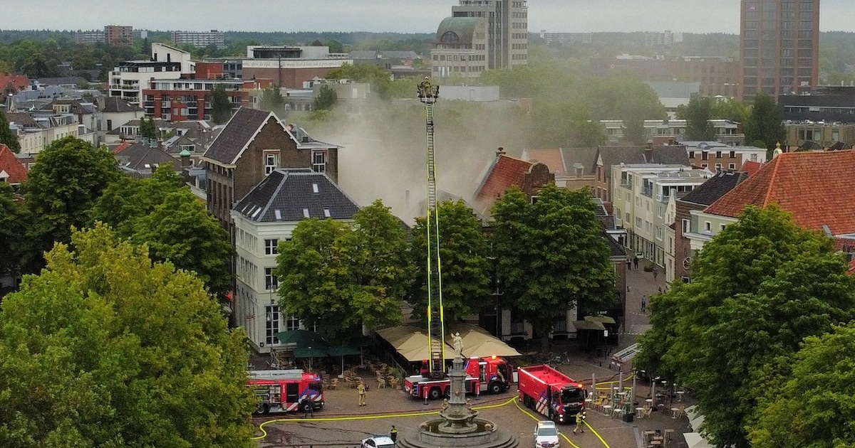 LIVE | Brand in Deventer centrum • VVV vangt bewoners op • Goesting en Midtown hard getroffen