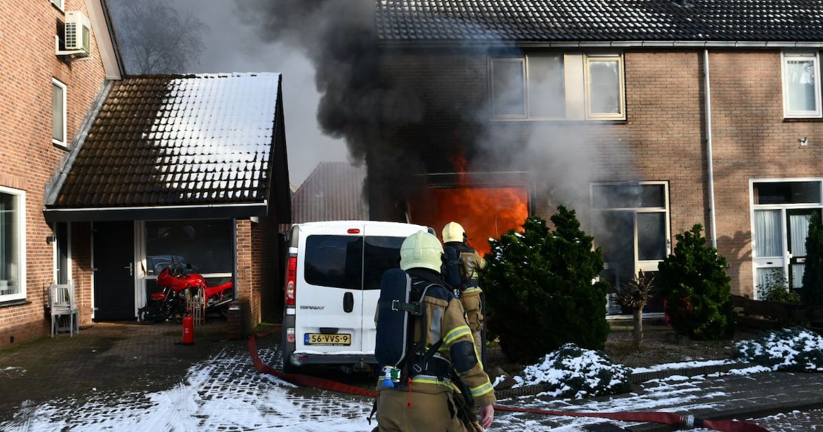 Uitslaande woningbrand in Daarlerveen