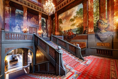 Dit enorme schilderij in Paleis Het Loo zit vol verborgen boodschappen: zie je die papegaai?
