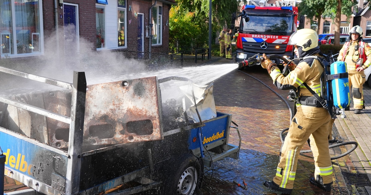 Brandstofpomp op aanhanger vliegt in brand tijdens werkzaamheden in Hoogeveen