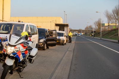 Controle in Deventer: bakwagen honderden kilo’s te zwaar en snelheidsduivels bekeurd