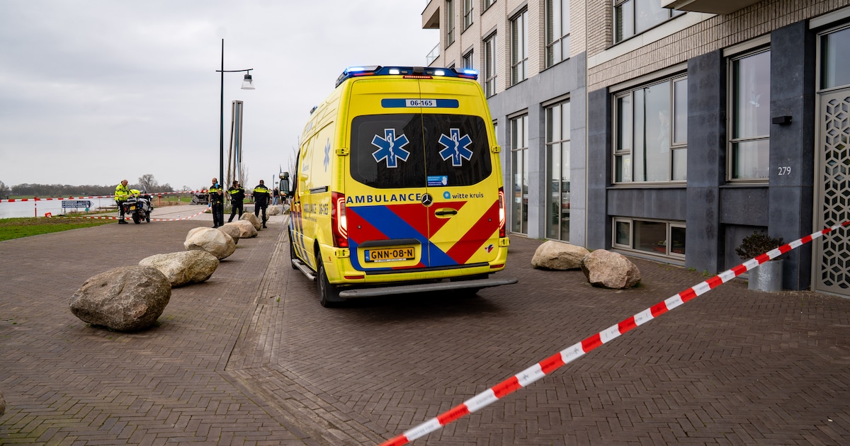 Steekpartij na flinke ruzie in Zutphen: twee slachtoffers, 18-jarige man aangehouden