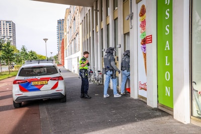 Verwarde man houdt politie, hulpdiensten en speciale eenheid bezig bij Leger des Heils in Amersfoort