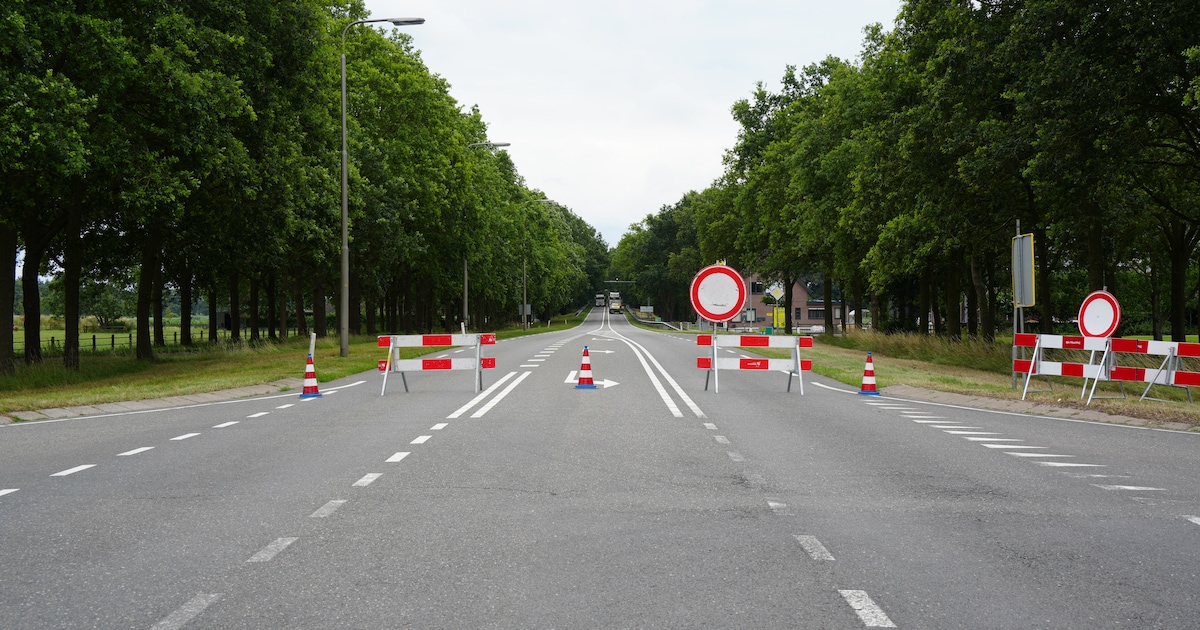 Gat ontdekt in brug van drukke provinciale weg: herstel duurt mogelijk tot maandag