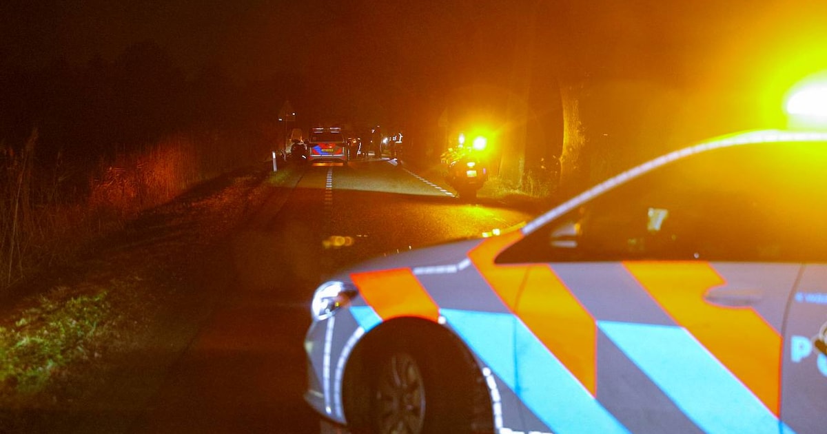 Politie zoekt doorrijder na ernstig ongeluk met fietser (61) in buitengebied Apeldoorn