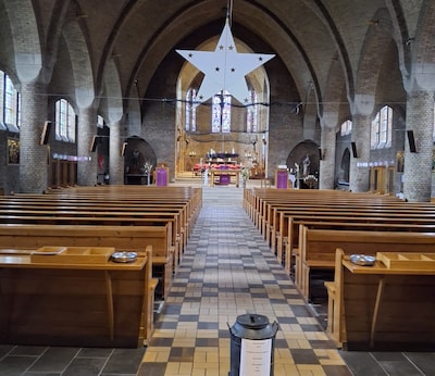 Kerstavondviering in Mariënheem, kerkdeuren ook tijdens kerst geopend