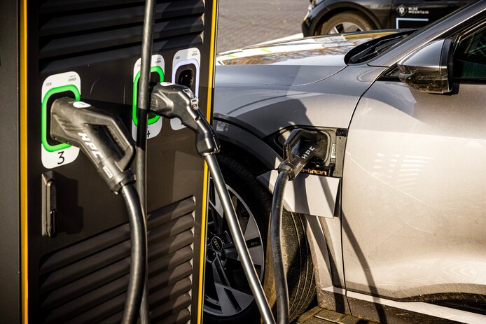Elektrisch rijden fors duurder dan benzine | Home | destentor.nl