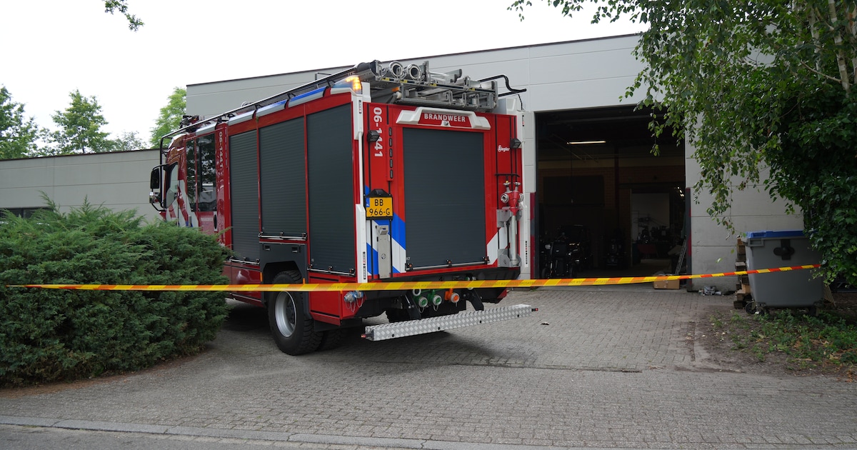 Rook lastig weg te krijgen na accubrand bij scootmobielbedrijf in Heerde