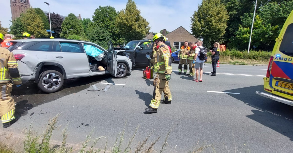 Ernstig ongeluk vlak bij Waalbrug: weg stadinwaarts dicht