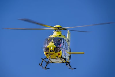 Vrouw gewond na aanrijding met auto in Brederodestraat in Amsterdam