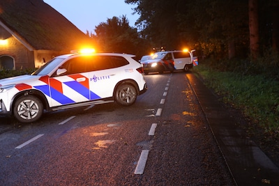 50-jarige voetganger gewond bij botsing met bestelbus bij Terschuur