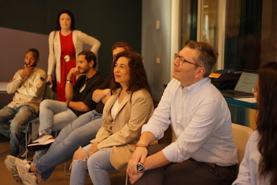 Online taalcafé 'Vertel es' zoekt nuchtere Tukkers en Achterhoekers