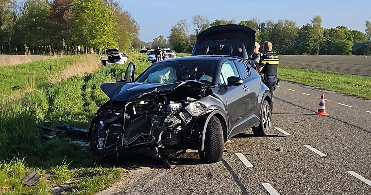 Forse schade na botsing tussen twee auto’s in buitengebied Swifterbant