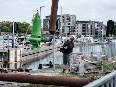 Primeur in Doesburg: Waterschap neemt grove maatregel om genoeg water in Oude IJssel te houden