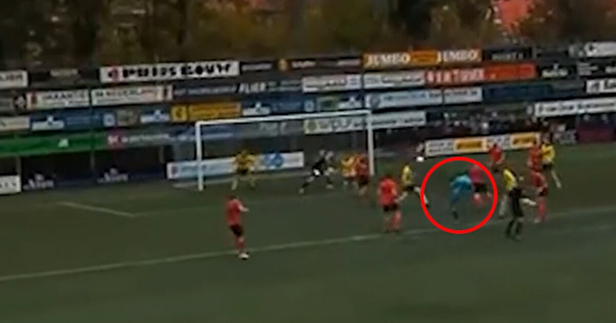 KIJK | Als doelman Laurens Dekker naar de andere kant van het veld ...