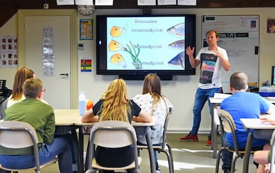 Gastles en praktijkmiddag over vissen voor leerlingen in Lochem