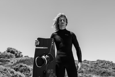 Jamie (20) springt dertien (!) verdiepingen hoog: ‘Iedereen werd helemaal waus’