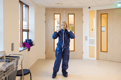 Deventer Ziekenhuis schrapt blauwe beschermingspakken voor ouders: ‘Maakt echt verschil’