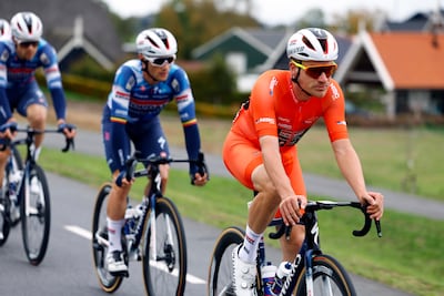 LIVE Tour of Holland | Massasprint op komst in Dordrecht, duel tussen Olav Kooij en Tim Merlier?