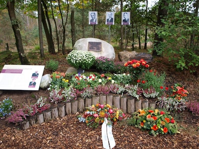 Jaarlijkse herdenking bij Stevensmonument in Holten op 9 oktober