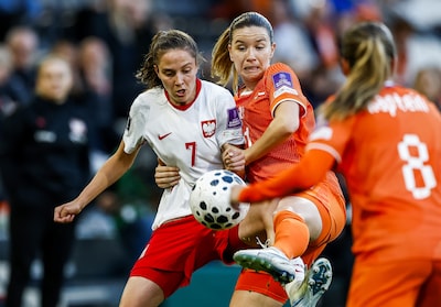 LIVE WK-kwalificatie | Kaptein kopt raak voor Oranje Leeuwin