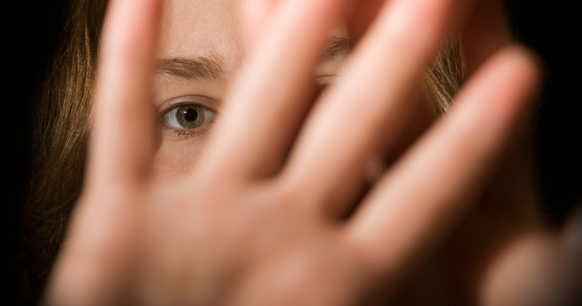 De slaapkamerdeur is niet op slot en dat is voor hem het signaal dat zijn vrouw zin heeft in seks