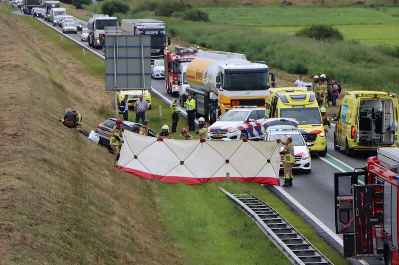 Vorige week zaterdag vond er nog een zwaar ongeluk plaats op de N50, waarbij een auto met aanhanger op de verkeerde weghelft kwam. Twee mannen en een minderjarige jongen raakten zwaargewond.