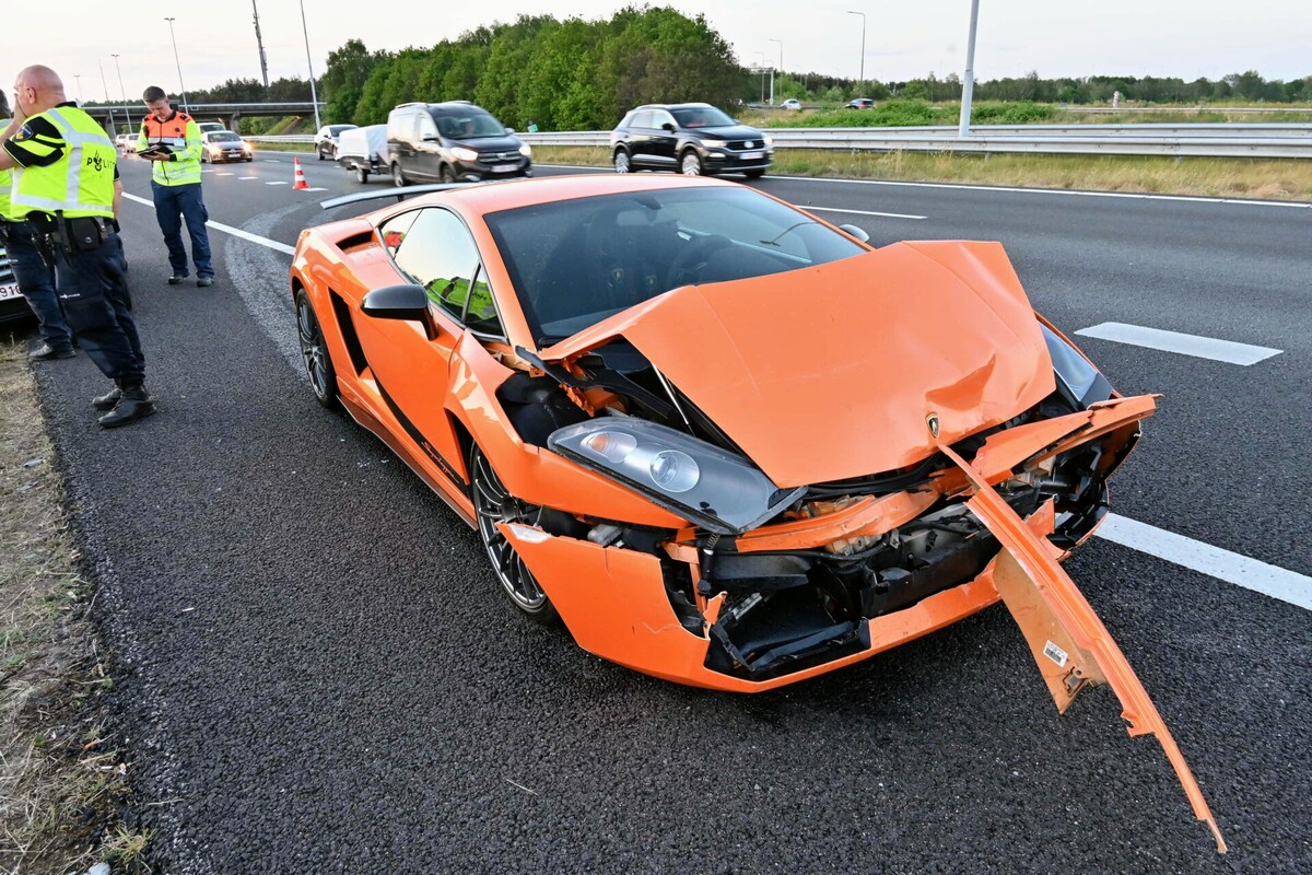 Bekende eigenaar Lamborghini weigerde alcoholtest na aanrijding op A16 |  Binnenland | De Stentor.nl