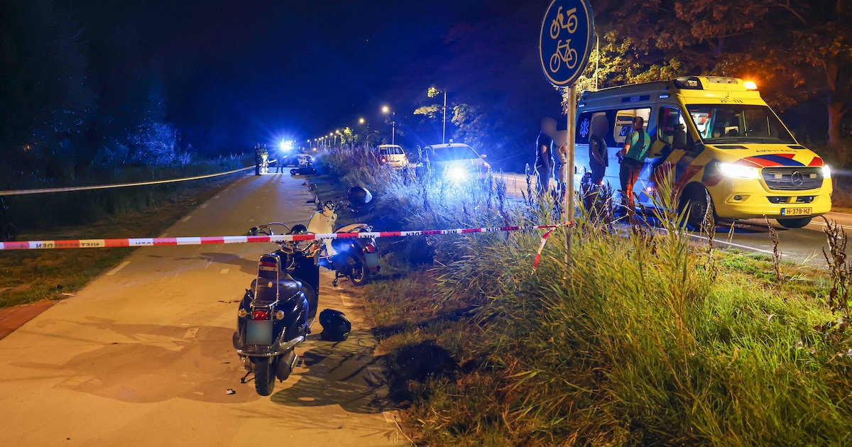 Drie gewonden bij botsing tussen twee scooters op Urk