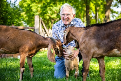 Evert (74) gaf zijn dorp een paradijs, nu bereidt hij zich voor op het einde