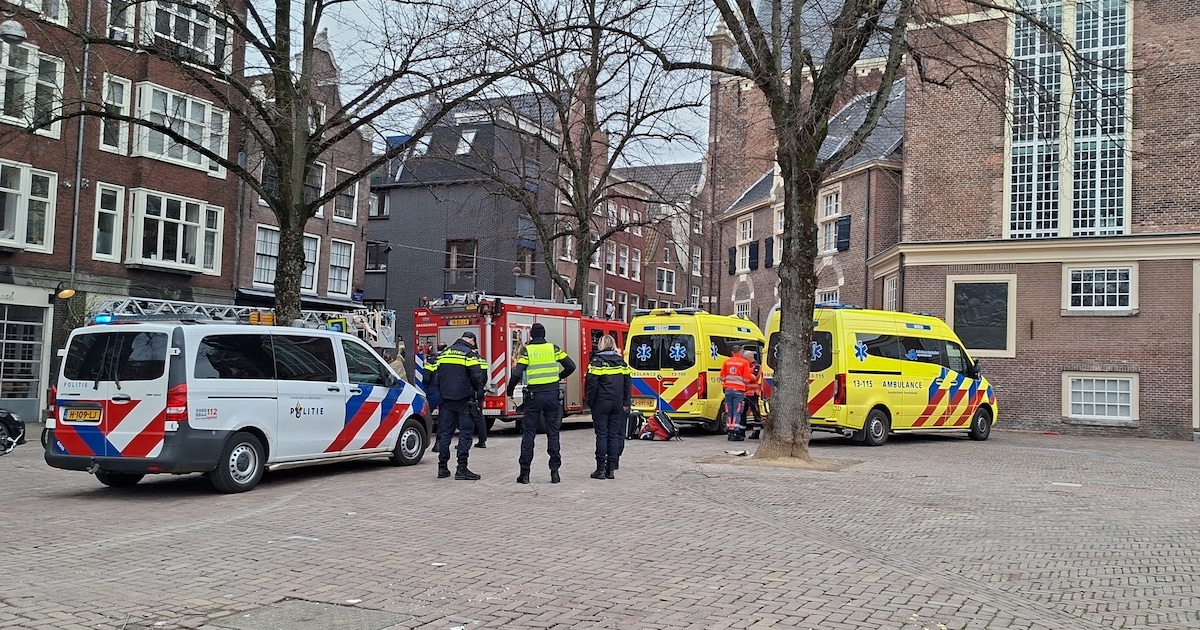Traumateam ingezet bij woningbrand op Noordermarkt in Amsterdam