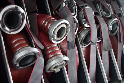 Veel rook bij grote brand bij Italiaans modewinkel in de P.C. Hooftstraat in Amsterdam