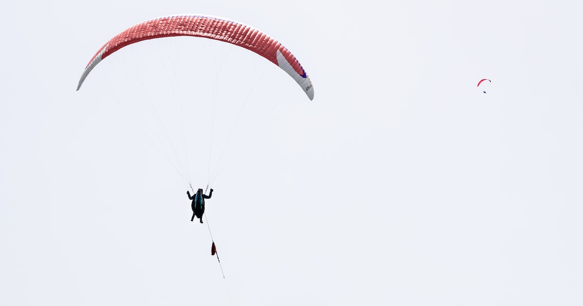 Door de lucht naar Ter Apel voor NK paragliden: ‘Dit is spannender dan met een Boeing vliegen’