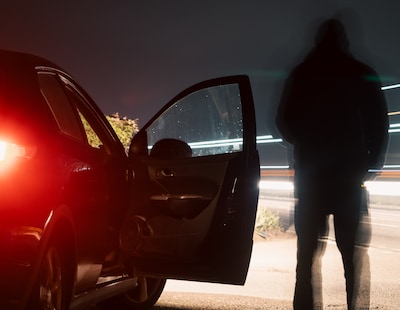 De stalker blijft contact zoeken. Zij wil dat niet. De straf van de rechter kan er een eind aan make