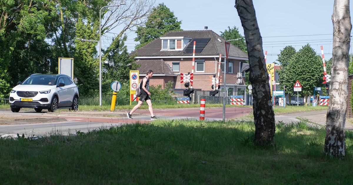 Liever tegen het verkeer in dan dit plein over: scootmobielrijder mijdt gevaarlijke kruising in Wijh