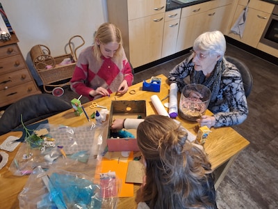 Senioren uit Aalten gezocht voor collageproject met leerlingen Schaersvoorde