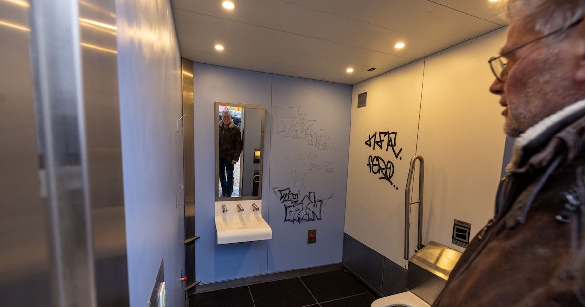 Stelletjes verdwijnen in toilet van Emmeloord en komen na 20 minuten buiten: ‘Wat doen zij?’